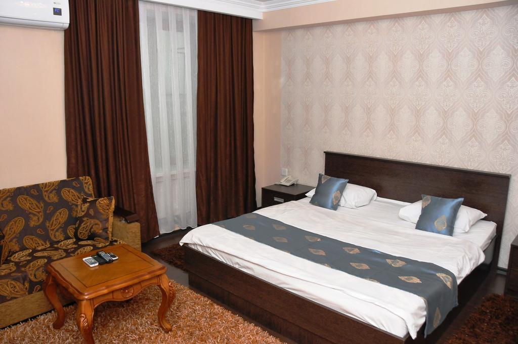 Xudaferin Hotel Баку Экстерьер фото